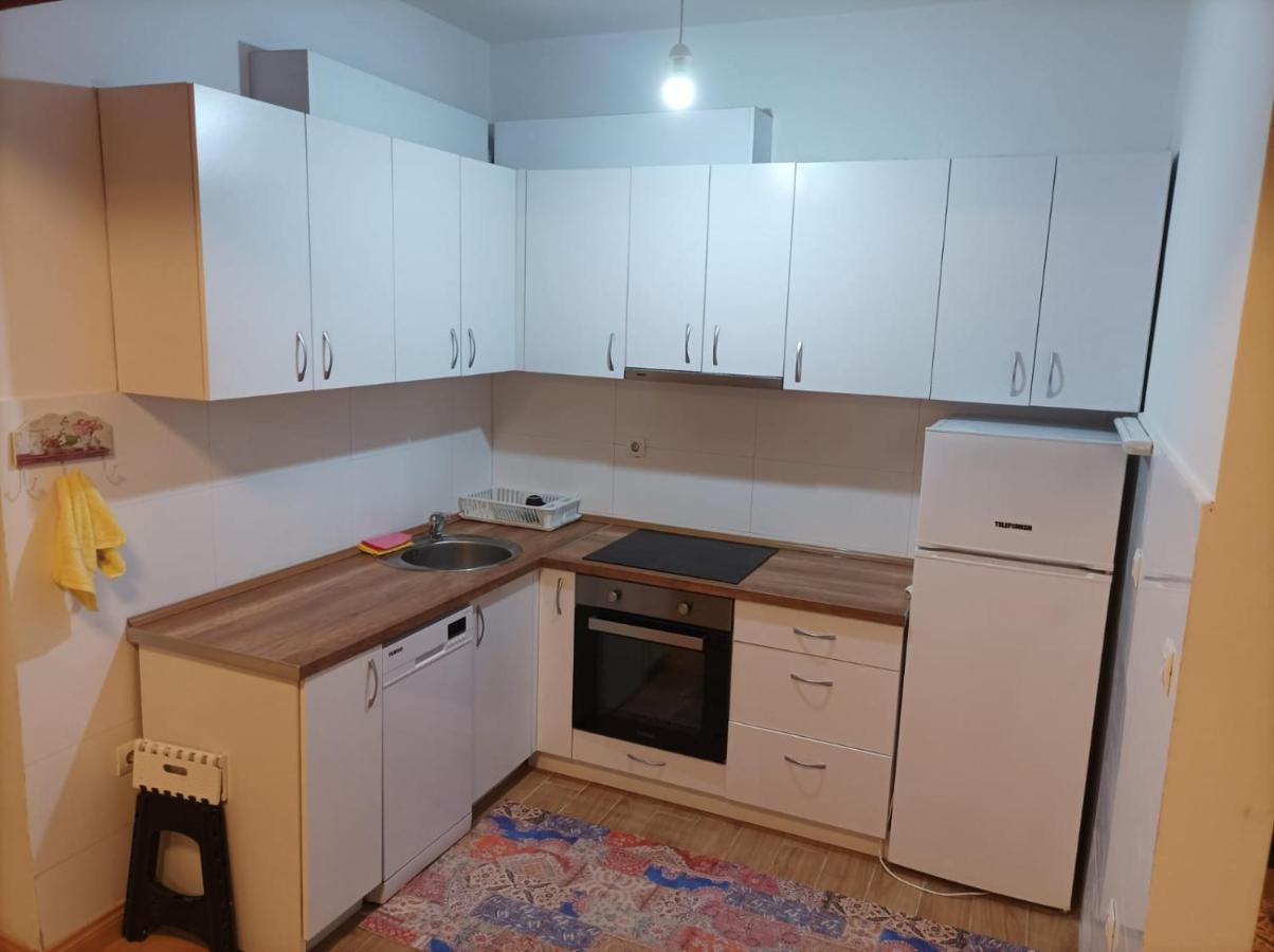Two Rooms And Kitchen, Bathroom With Balcony Apartment Skopje Extérieur photo