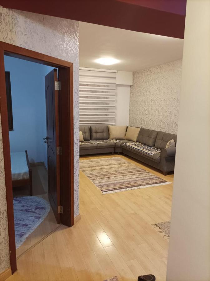 Two Rooms And Kitchen, Bathroom With Balcony Apartment Skopje Extérieur photo
