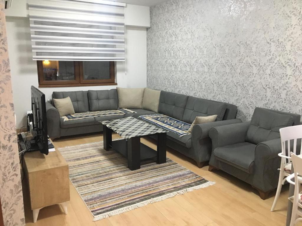Two Rooms And Kitchen, Bathroom With Balcony Apartment Skopje Extérieur photo