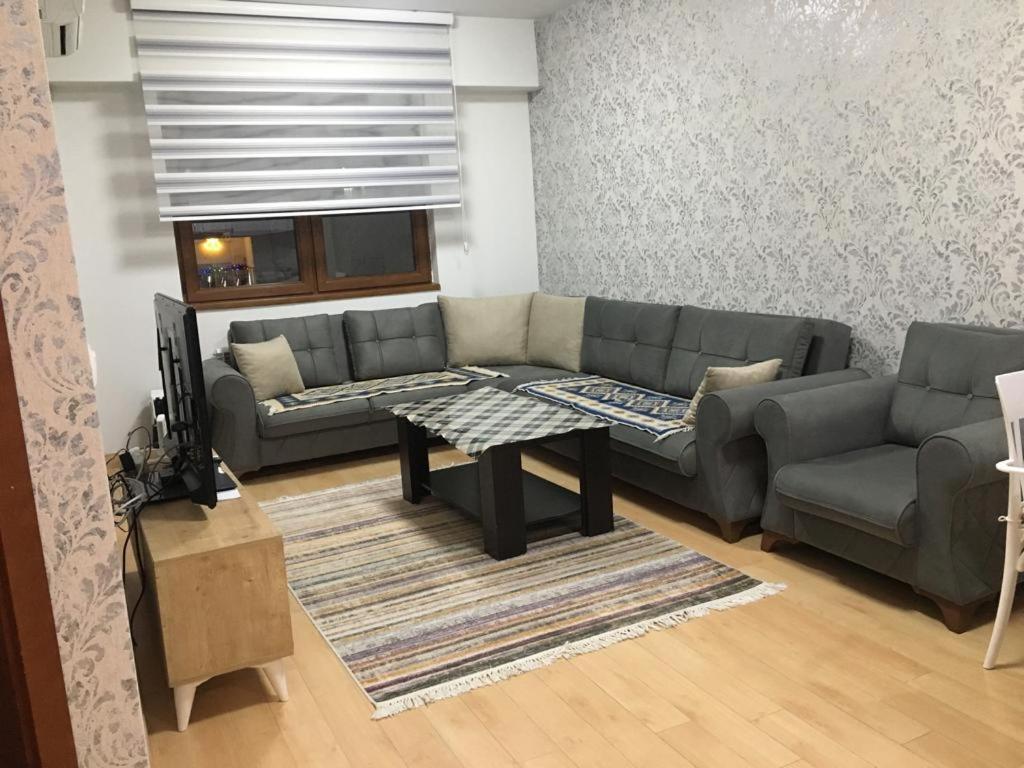 Two Rooms And Kitchen, Bathroom With Balcony Apartment Skopje Extérieur photo