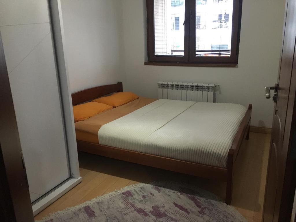 Two Rooms And Kitchen, Bathroom With Balcony Apartment Skopje Extérieur photo