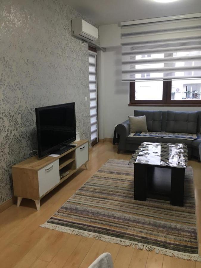 Two Rooms And Kitchen, Bathroom With Balcony Apartment Skopje Extérieur photo