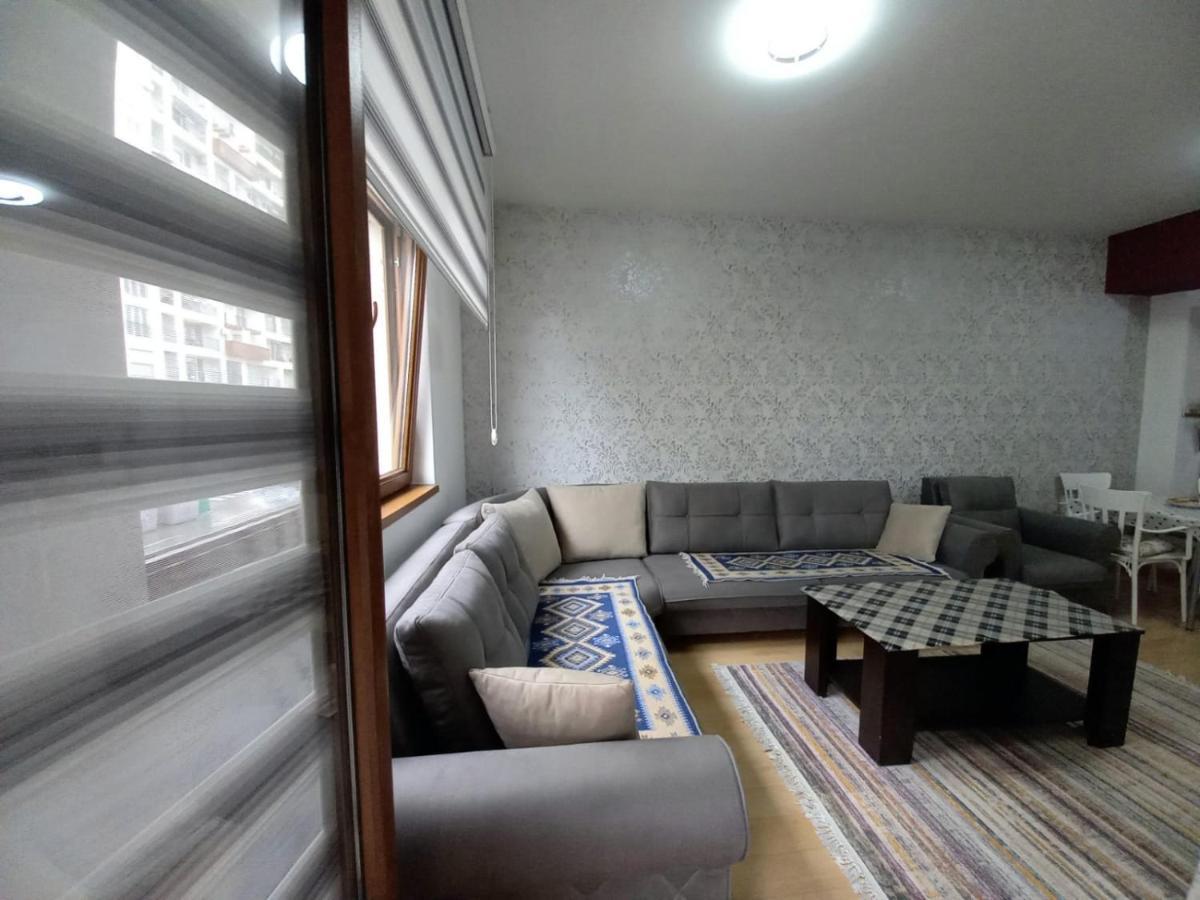 Two Rooms And Kitchen, Bathroom With Balcony Apartment Skopje Extérieur photo