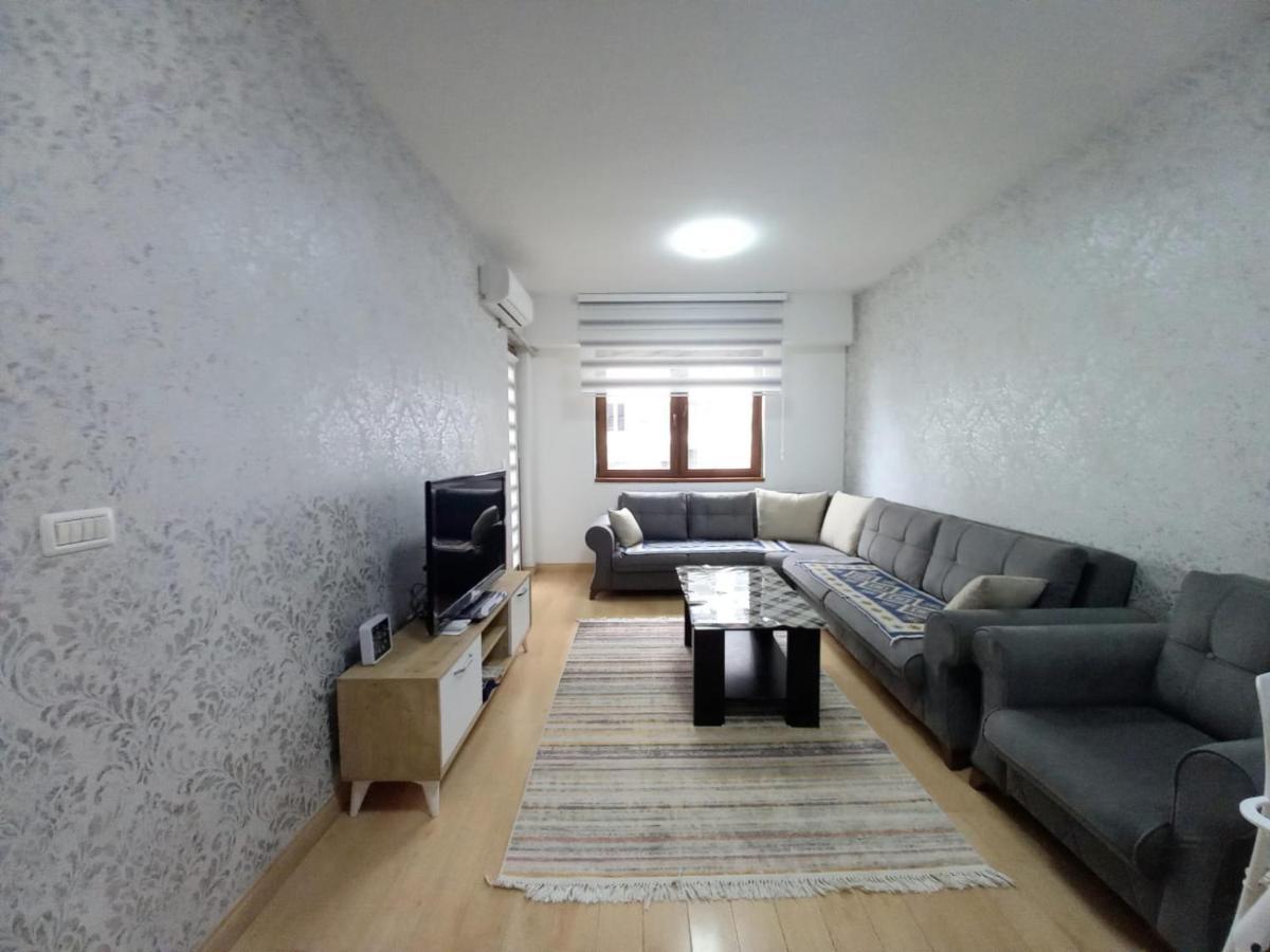 Two Rooms And Kitchen, Bathroom With Balcony Apartment Skopje Extérieur photo