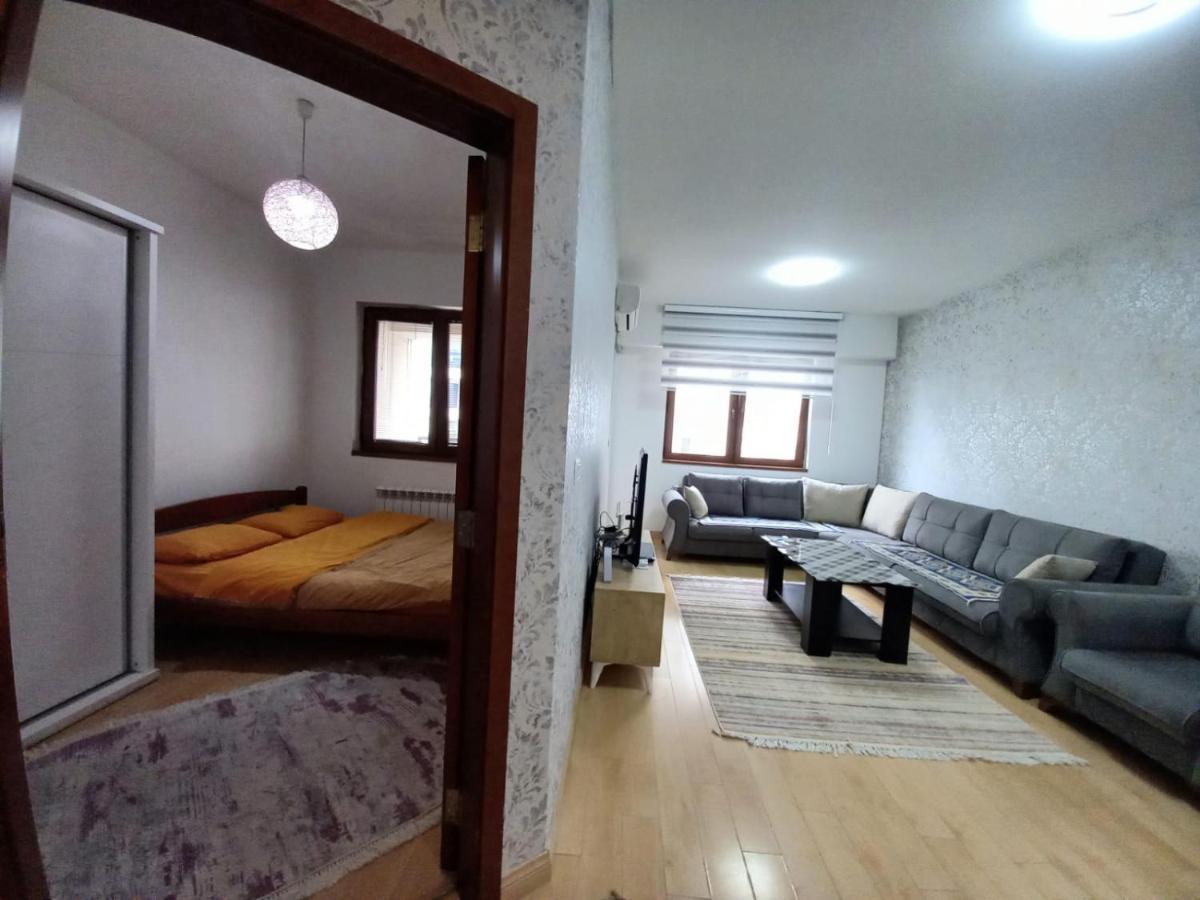 Two Rooms And Kitchen, Bathroom With Balcony Apartment Skopje Extérieur photo
